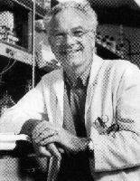 La biologo Peter Duesberg.